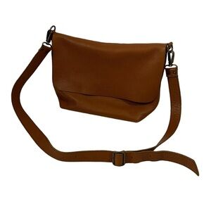 Calma Project Handcrafted Leather Crossbody Bag